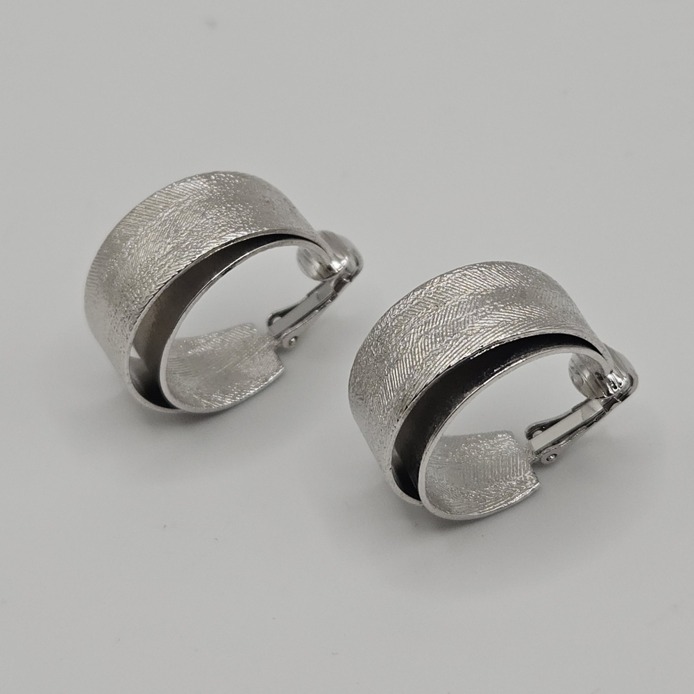 Vintage Signed Emmons Silver Tone Clip-on Earrings